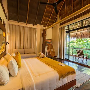 https://casa-teka.allrivieramayahotels.com